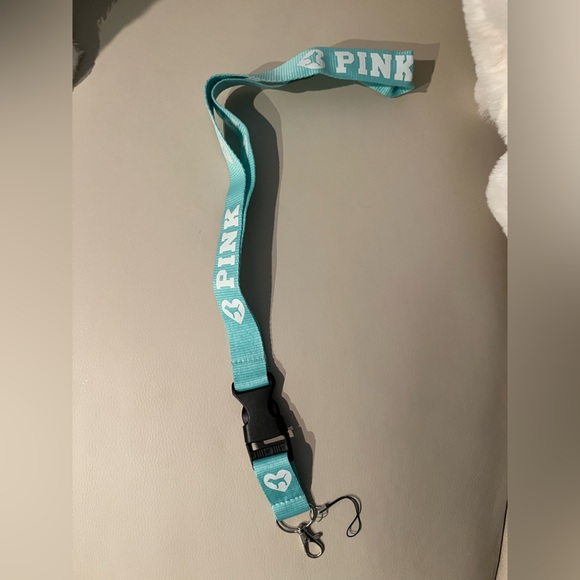 - Love Pink keychain - Picture 3 of 4